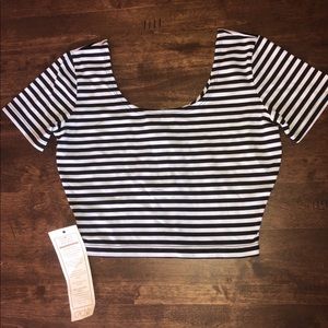 Women’s crop top. Cache brand. Size small.